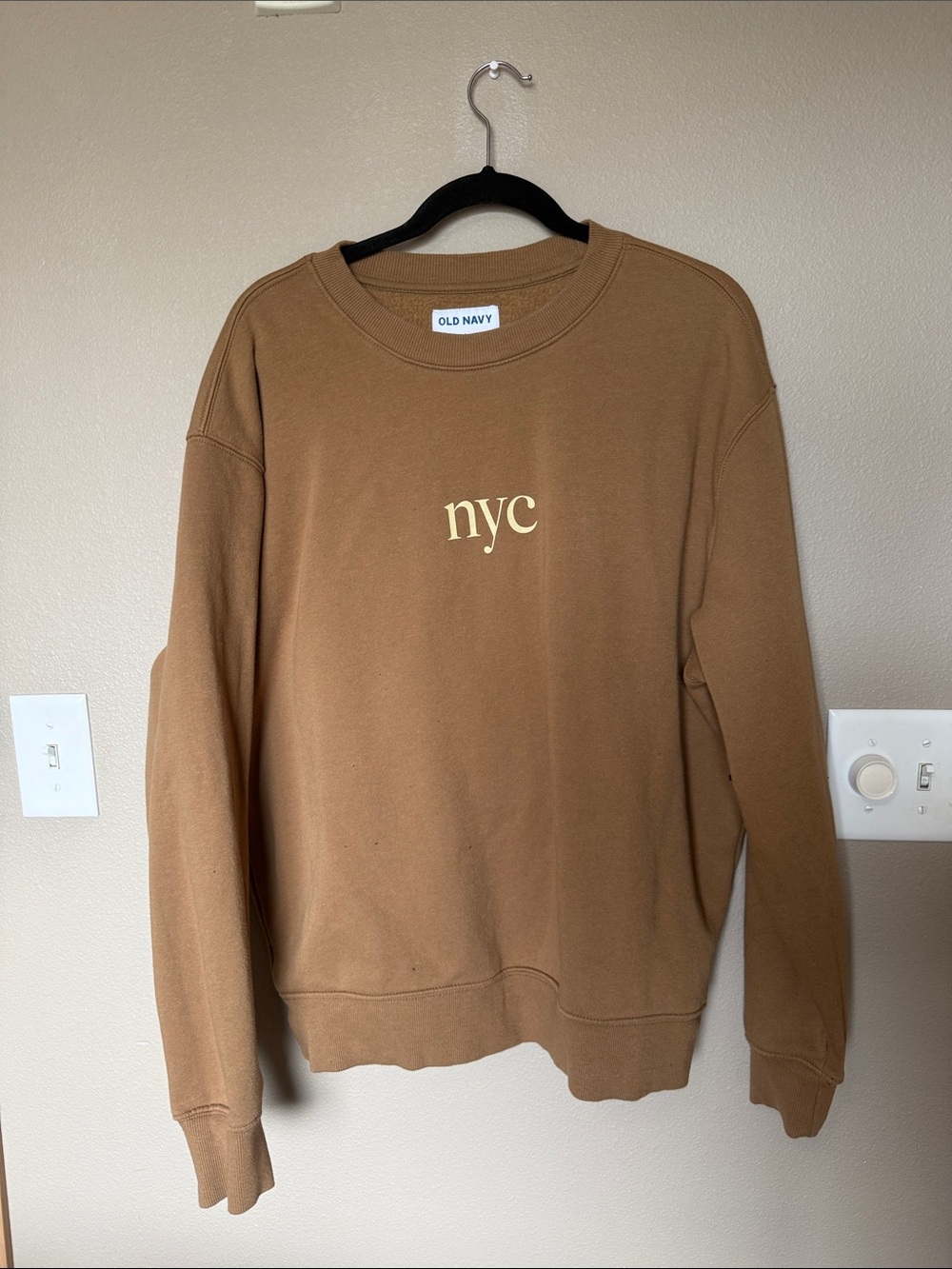 Old Navy Men's Crewneck Sweatshirt in Brown with NYC Logo
